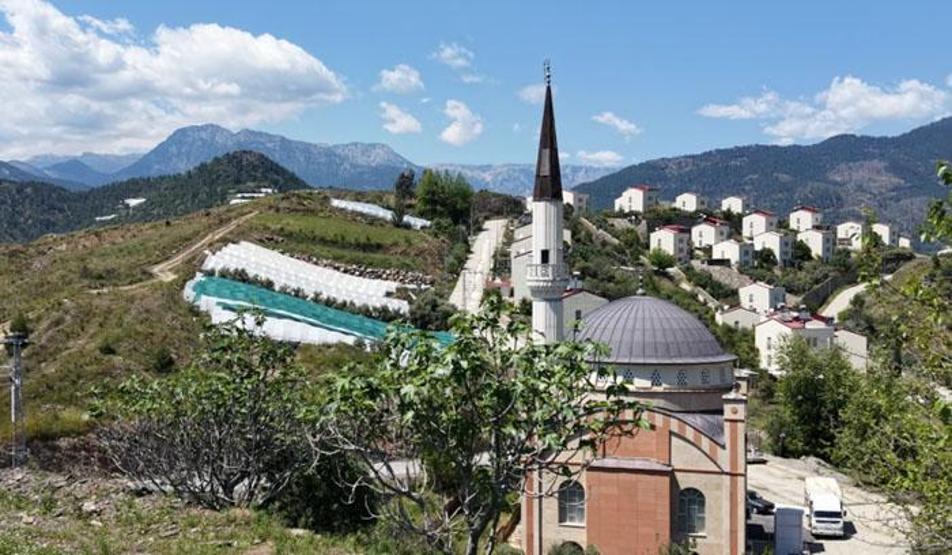 Baraj doldu, eski mahalleden geriye sadece minarenin bir bölümü kaldı
