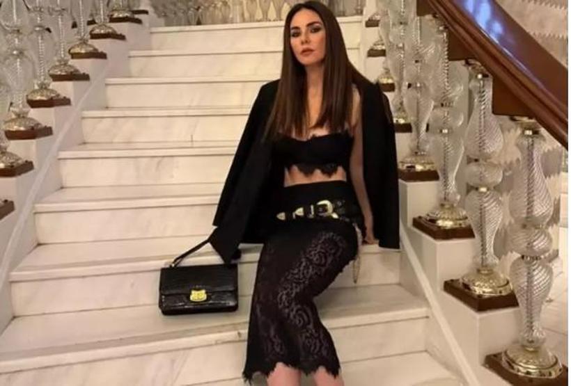 Defne Samyeli’den olay yaratan paylaşım 53 yaşında formuyla yine dikkat çekti