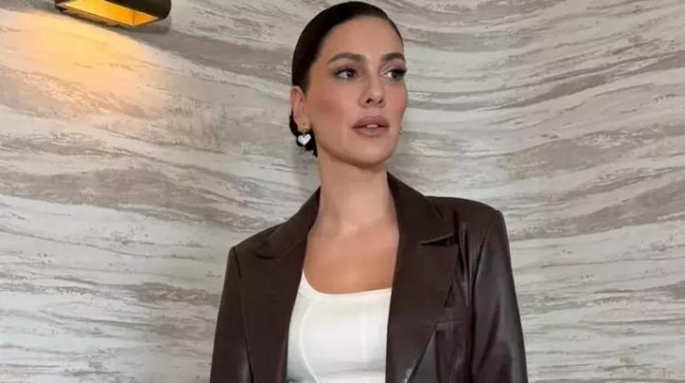 Bergüzar Korel’in son hali gündem oldu 20 kilo veren oyuncu fit görünümüyle dikkat çekti
