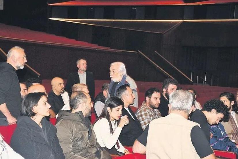 Gırgıriye Müzikali’nde kriz bitmedi Bu kez kuyrukta kavga çıktı