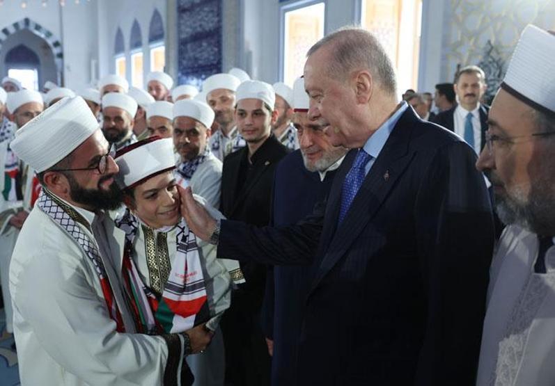 Cumhurbaşkanı Erdoğan, Çamlıca Camiinde 333 hafızın icazet törenine katıldı