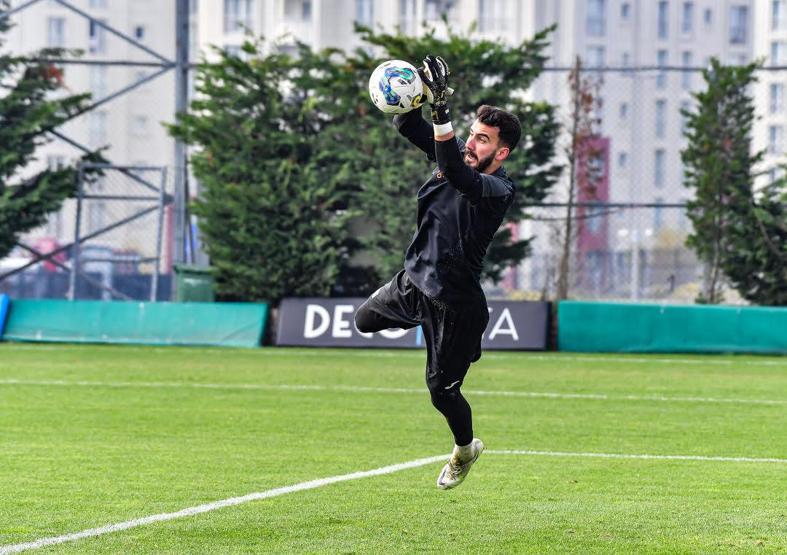 Beşiktaş, Fenerbahçenin 2 milli yıldızını listeye aldı Cengiz Ünder derken...