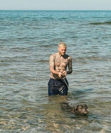 Galatasarayın yıldızı Mauro Icardiden aşk dolu Şile kaçamağı Sevgilisi China Suarez ile sahilde böyle yorgunluk attı