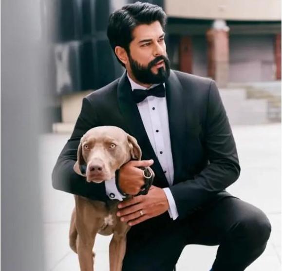 Burak Özçivit’ten Dikkat Çeken Sanal Medya Hamlesi: 70 Kişiyi Takipten Çıktı