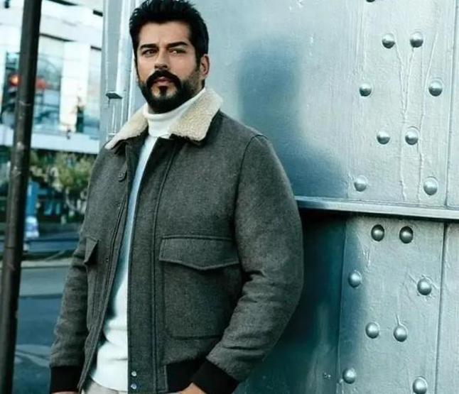 Burak Özçivit’ten Dikkat Çeken Sanal Medya Hamlesi: 70 Kişiyi Takipten Çıktı