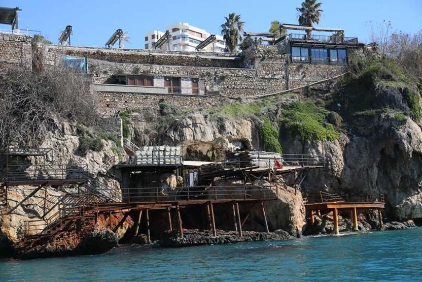 Falezlerdeki işgale yıkım kararı