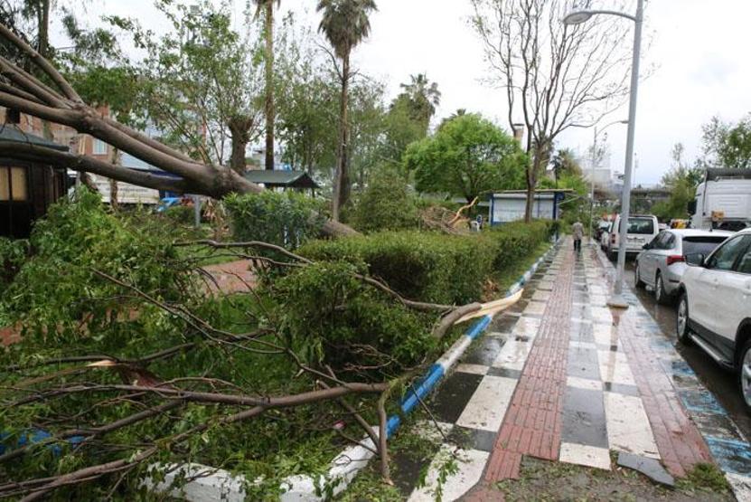 Süper hücre vurup geçti Meteorolojiden 33 il için uyarı