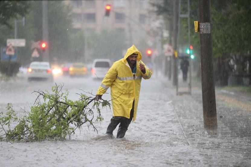 Süper hücre vurup geçti Meteorolojiden 33 il için uyarı