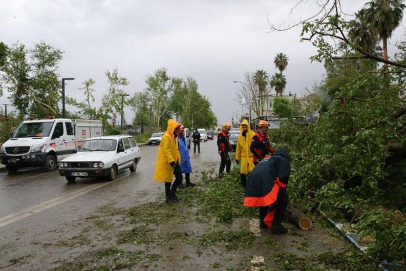 Süper hücre vurup geçti Meteorolojiden 33 il için uyarı