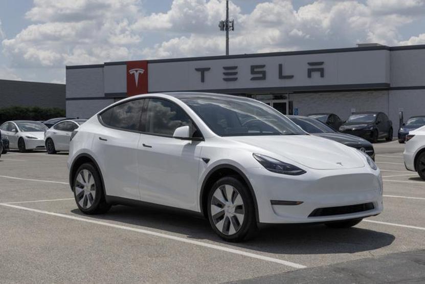 Musk kara kara düşünüyor Tesla 218 bin aracı geri çağırdı