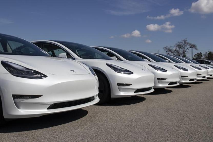 Musk kara kara düşünüyor Tesla 218 bin aracı geri çağırdı