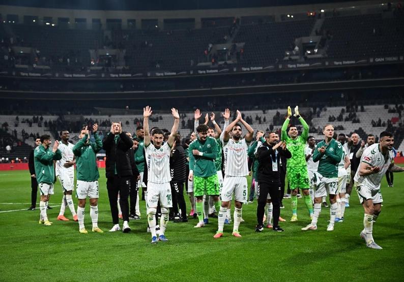 Anadolu Kartalı Konyaspor, 4 büyüklere kök söktürdü