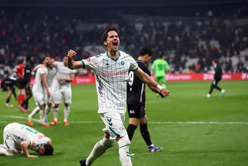 Anadolu Kartalı Konyaspor, 4 büyüklere kök söktürdü