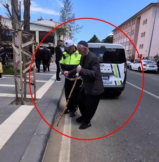 Yolun karşısına geçiren polise böyle teşekkür etti
