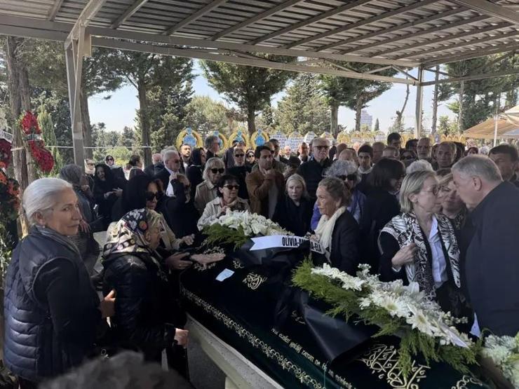 Şarkılarıyla 60lı yıllara damga vurmuştu Mehmet Taneri son yolculuğuna uğurlandı