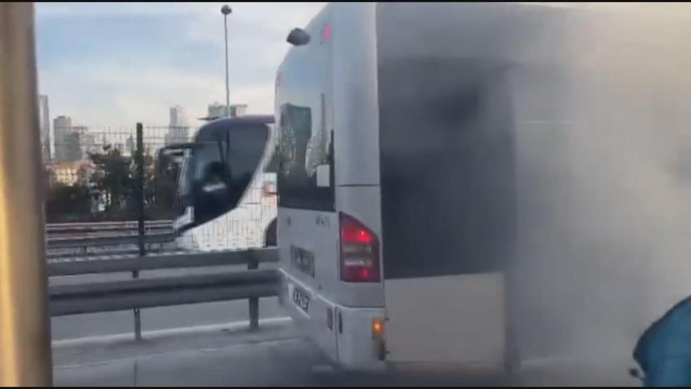 SON DAKİKA HABERİ: Metrobüste çıkan yangın paniğe neden oldu