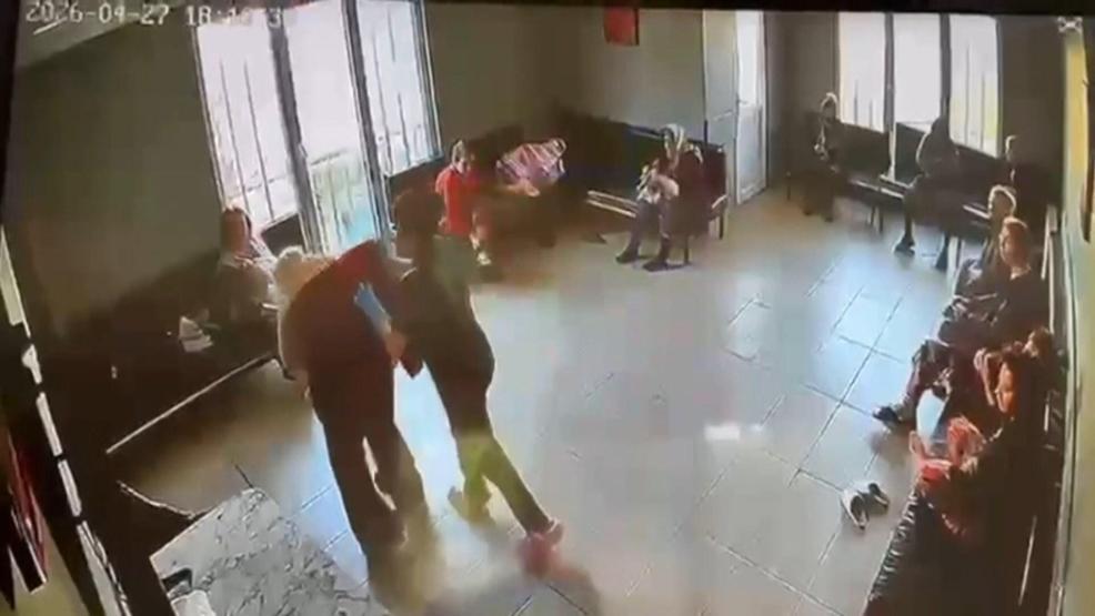 İstanbulda bakımevi dehşeti: Yaşlı hastaları darbedip yüzüne tükürdü