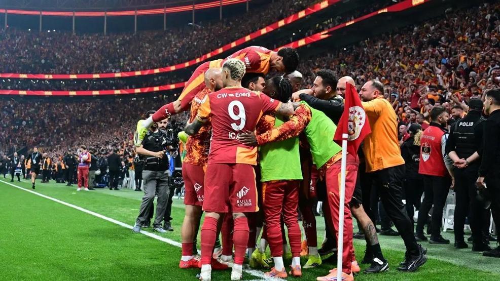 Aşkta ve maçta China Suarezden Galatasarayın yıldızı Mauro Icardiye tam destek