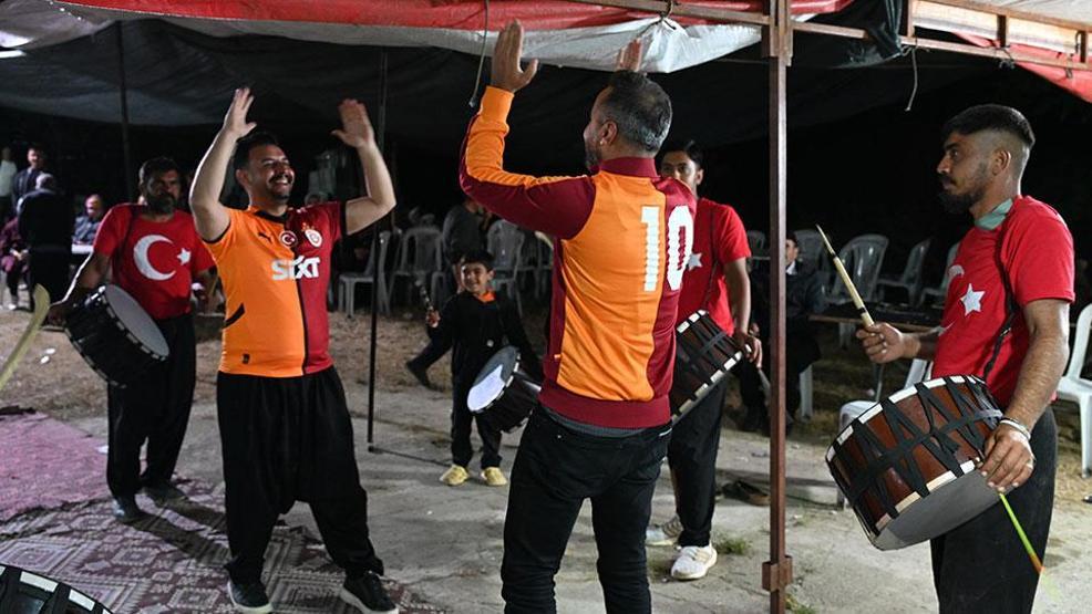 Galatasarayın 26. şampiyonluğu Türkiyede ve dünyada coşkuyla kutlandı