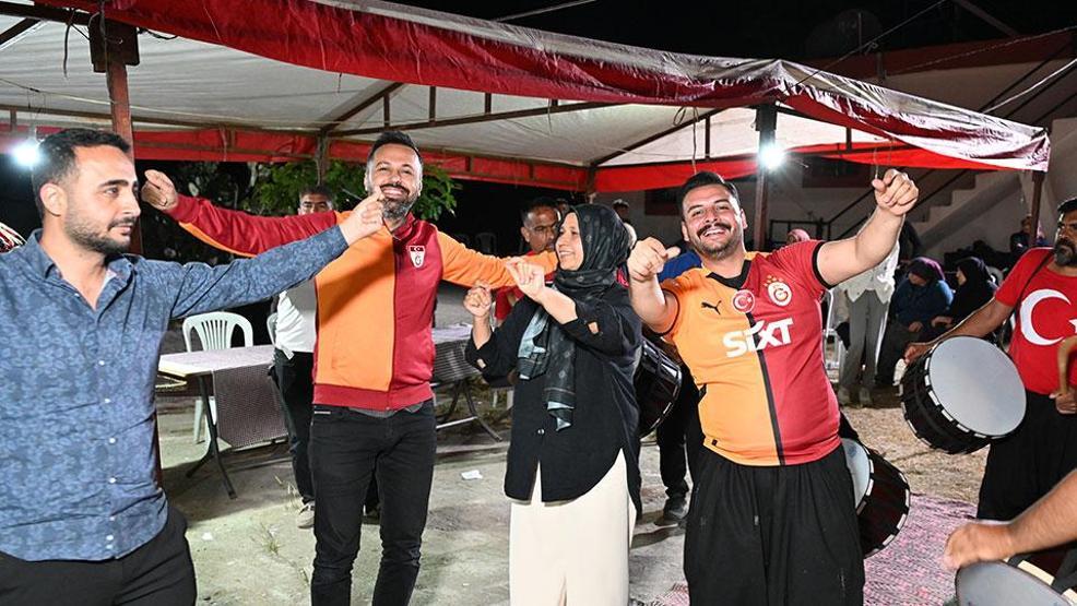 Galatasarayın 26. şampiyonluğu Türkiyede ve dünyada coşkuyla kutlandı