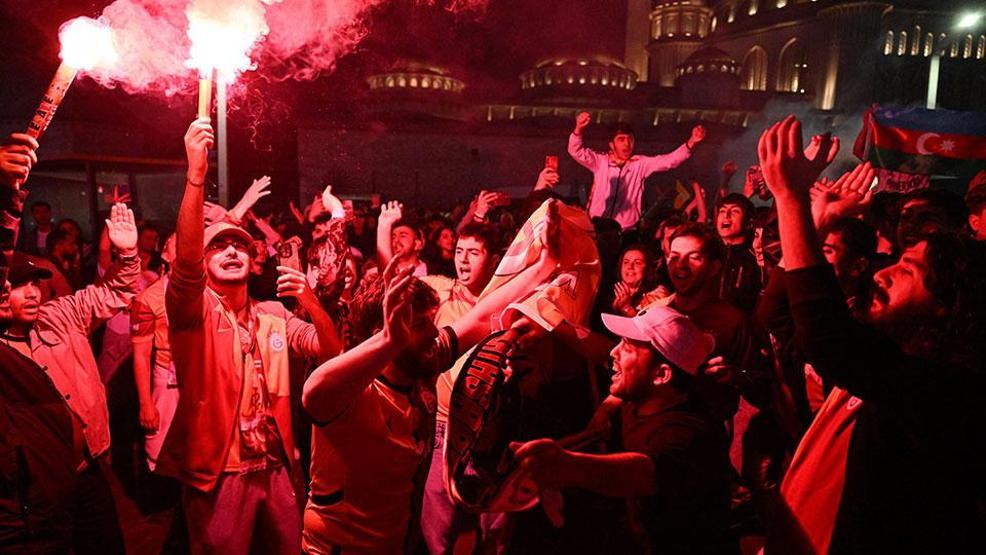 Galatasarayın 26. şampiyonluğu Türkiyede ve dünyada coşkuyla kutlandı