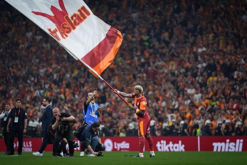 Galatasaray tribünleri son kez söyledi Icardi duygusallaştı...