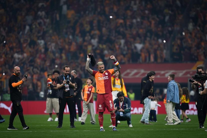 Galatasaray tribünleri son kez söyledi Icardi duygusallaştı...