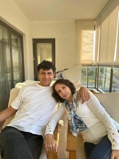 Anne Sevgisi Ekranlardan Taştı Kanal D Yıldızlarından Anneler Gününe Özel Yürek Isıtan Paylaşımlar