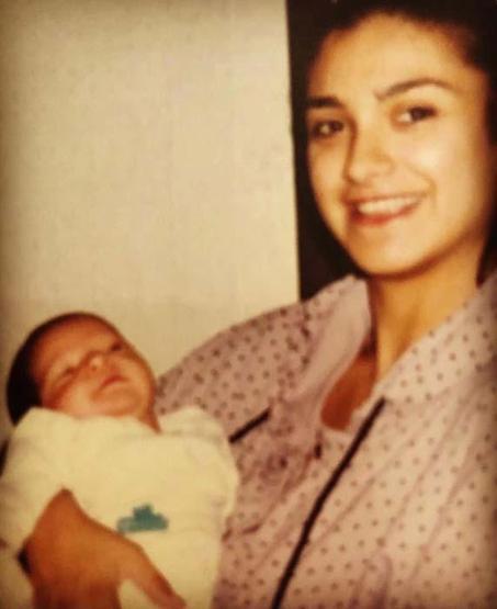 Anne Sevgisi Ekranlardan Taştı Kanal D Yıldızlarından Anneler Gününe Özel Yürek Isıtan Paylaşımlar