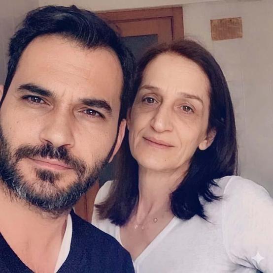 Anne Sevgisi Ekranlardan Taştı Kanal D Yıldızlarından Anneler Gününe Özel Yürek Isıtan Paylaşımlar