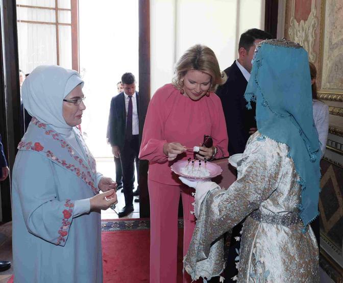 Belçika Kraliçesi Mathilde İstanbulda Dev heyetle Türkiyeye geldi: İşte ziyaretten ilk kareler...