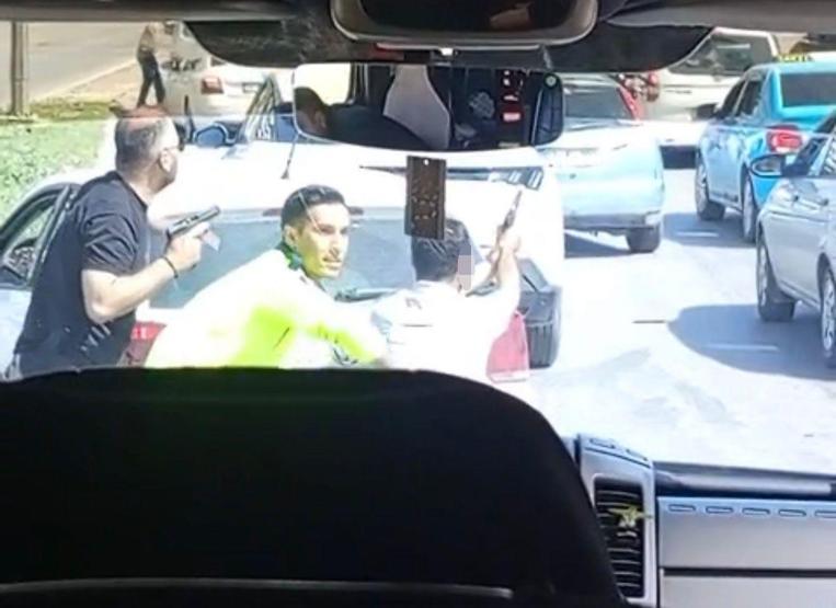 Gaziantepde dehşet dolu anlar Taksiciyi rehin alıp polisle çatıştı