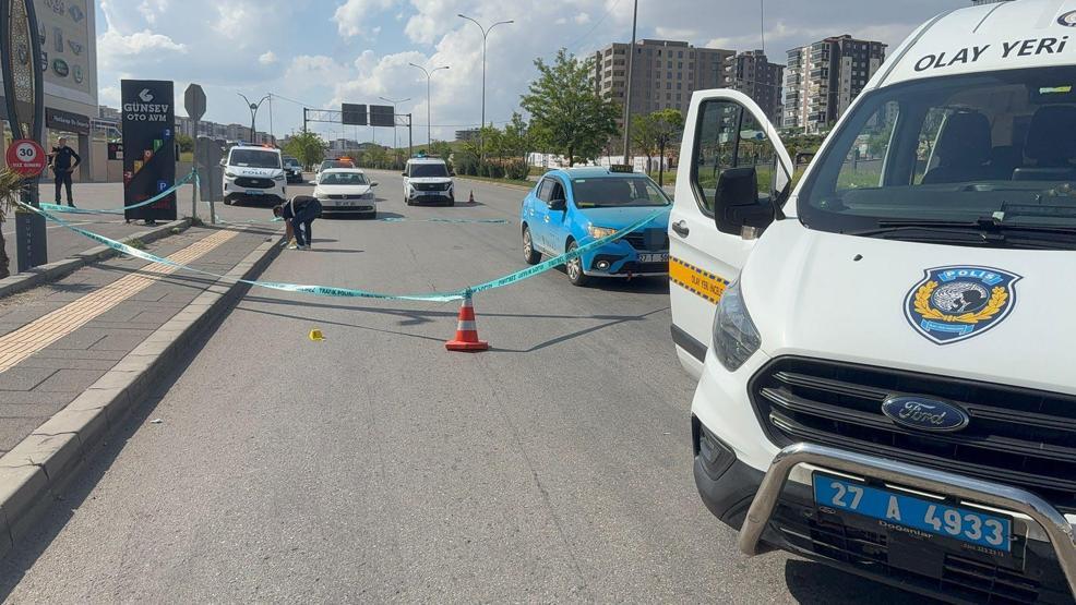Gaziantepde dehşet dolu anlar Taksiciyi rehin alıp polisle çatıştı