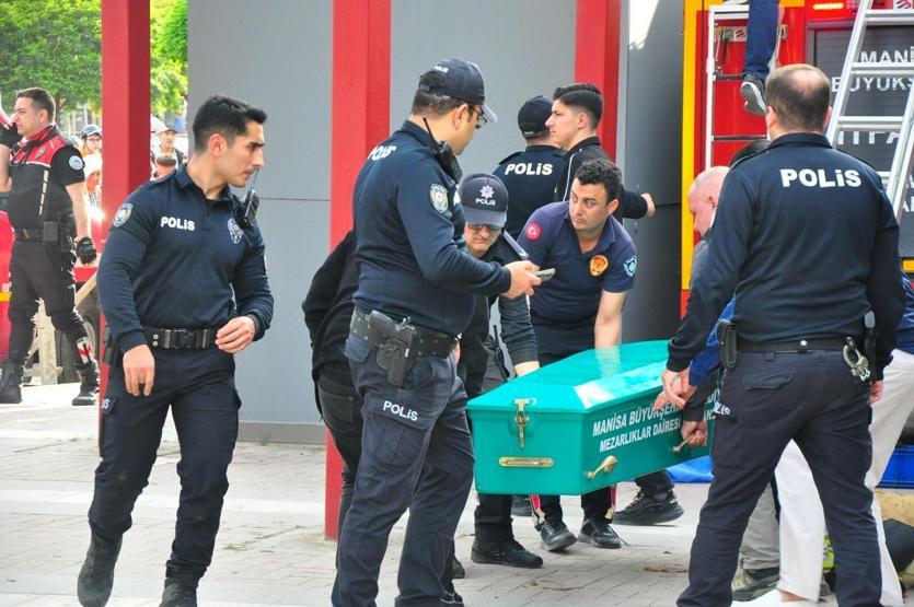 Manisada feci ölüm Asansörde sıkışarak can verdi
