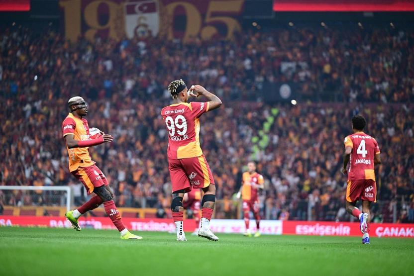 ANLAŞMA SAĞLANDI Galatasaray, yıldız oyuncunun sözleşmesini uzatıyor...