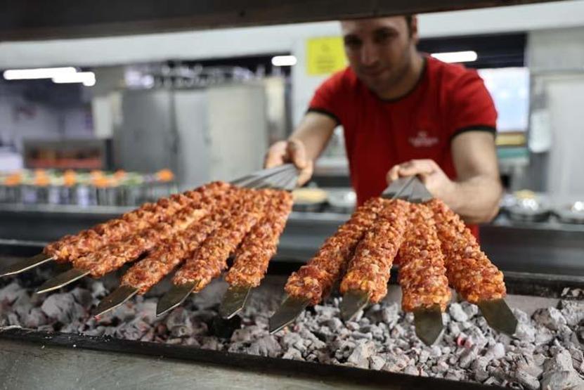 Uzun Ömrün Sırrı Adana Kebabında Çıktı Böyle Tüketirseniz Vücuttaki Glutatyon Seviyelerini Tavan Yaptırıyor...