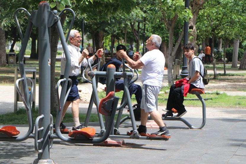 Bir Adana klasiği: Termometreler 35 dereceyi gösterdi