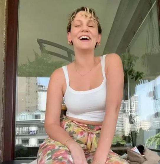 Farah Zeynep Abdullah’tan korkutan paylaşım Vücudundaki morluklar dikkat çekti