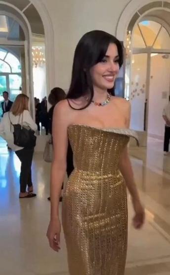 Eşref Rüyanın Nisanı Demet Özdemir ve Hande Erçele bakın Cannes Film Festivaline damga vurdular