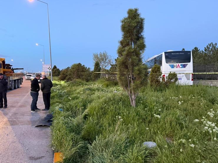 Yolcu otobüsü TIRa çarptı: 1 ölü