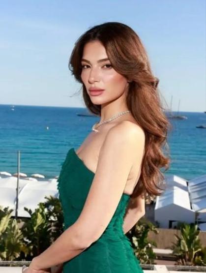 Melisa Aslı Pamuk Cannes’da şıklığıyla büyüledi