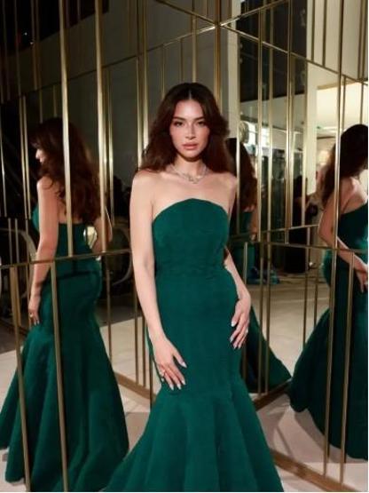 Melisa Aslı Pamuk Cannes’da şıklığıyla büyüledi