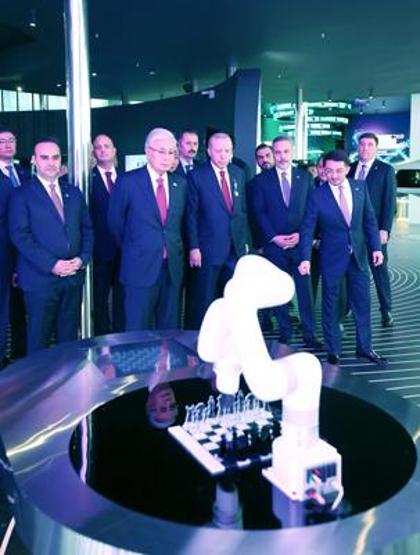 Cumhurbaşkanı Erdoğan, Astana Alem AI Yapay Zeka Merkezini ziyaret etti