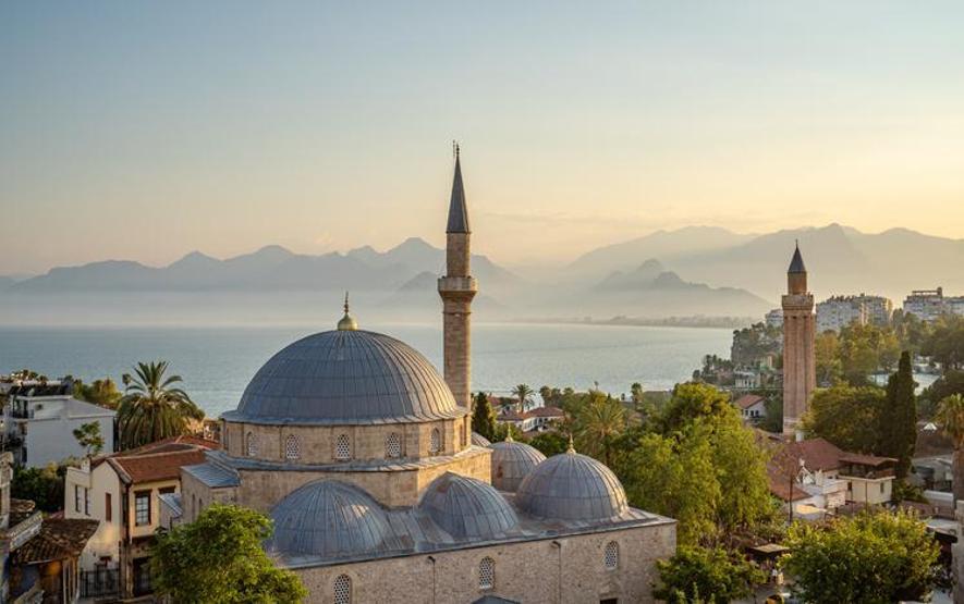 15 MAYIS CUMA NAMAZI SAATLERİ: İstanbul, Ankara, İzmir İl İl Namaz Vakitleri Diyanete Göre Cuma Namazı Kaç Rekat, Kaç Dakika Sürüyor
