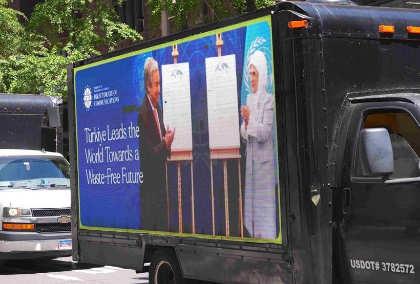 New York sokakları kırmızı-beyaz: 43. Türk Günü Yürüyüşü coşkuyla kutlandı