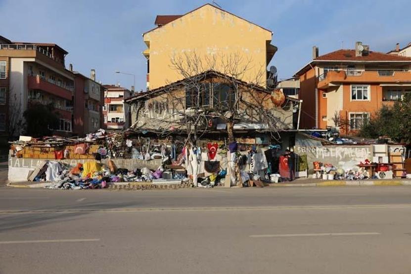Bir gün lazım olur diyerek başlıyor, kar topu gibi büyüyor Eşyalarla kurulan tehlikeli bağın perde arkası