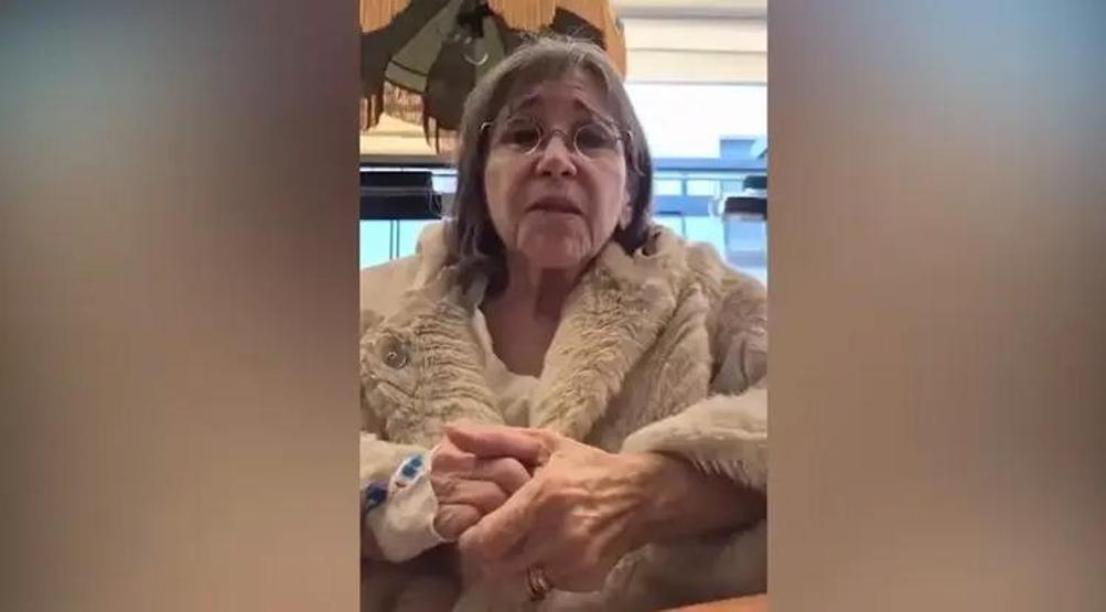 Kanser Tedavisi Gören Gül Onattan Hastane Odasından Yeni Paylaşım