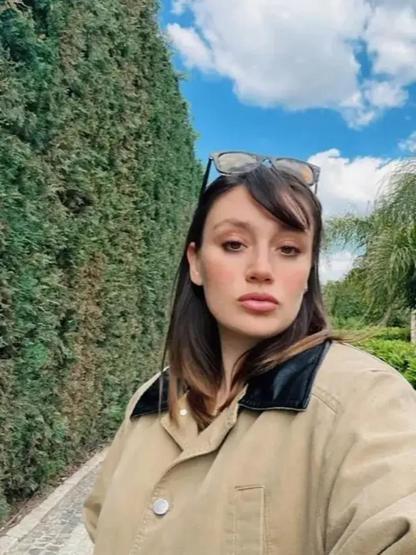 Gizem Karacadan Eşi ve Kızıyla Eğlenceli Paylaşım: “Ailecek Yapıyoruz Bu İşi”