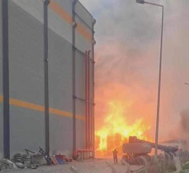 Konya’da kağıt fabrikasında korkutan yangın