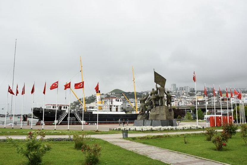 Kurtuluşun ilk adımı 107 yıl önce Samsunda atıldı 19 Mayıs Atatürk’ü Anma Gençlik ve Spor Bayramı kutlu olsun